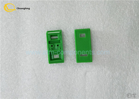 El casete verde plástico de NCR parte el cierre 4450582360 P/N del casete de la moneda