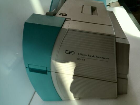 Caja registradora Giesecke & Devrient para clasificación de billetes, pantalla externa T0100557