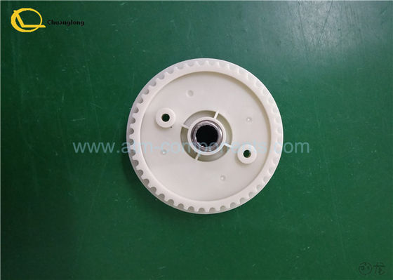Buen precio Componentes blancos del cajero automático, recambios 4450587795 P/N de la atmósfera de la polea del engranaje del presentador en línea